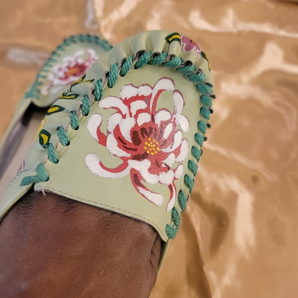 Kenzie flats size 9. Leather w/floral print. Mint green, pink, white, yellow - Picture 5 of 6